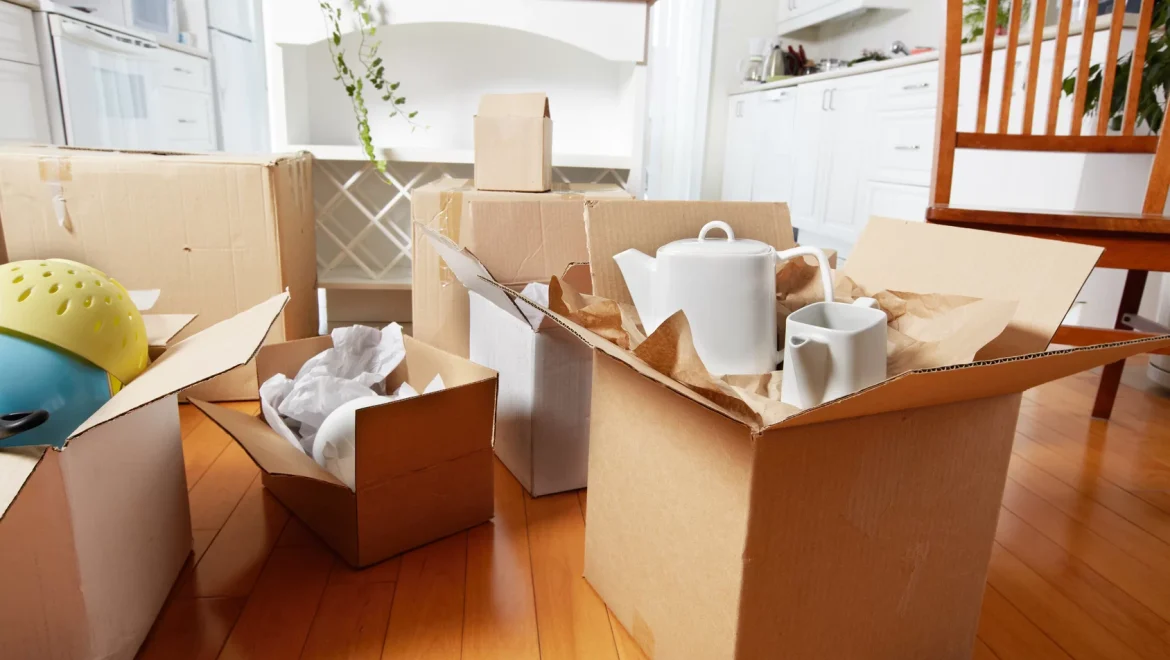 How to Declutter Before Moving