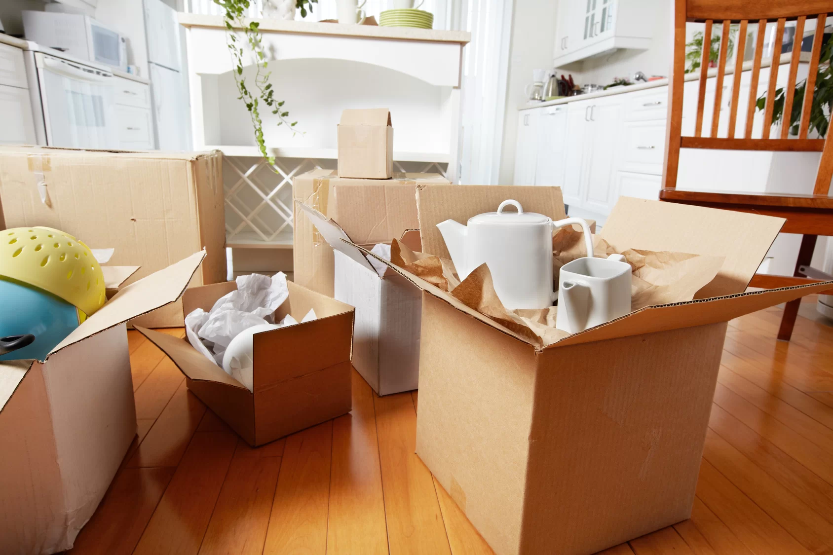 How to Declutter Before Moving