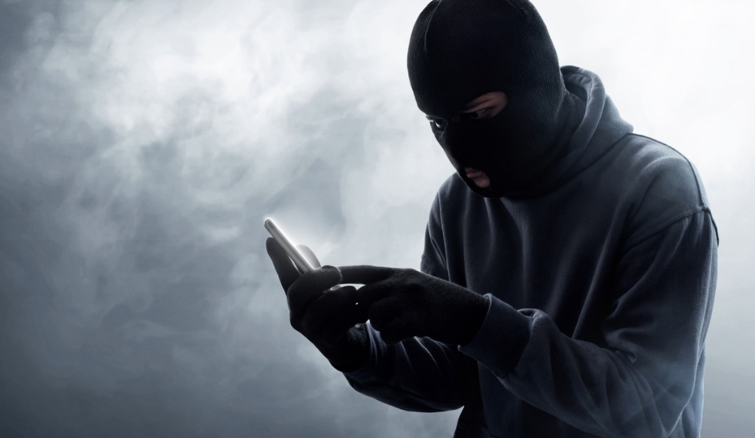 Are Your Social Media Habits Leading Burglars Straight To Your Home?