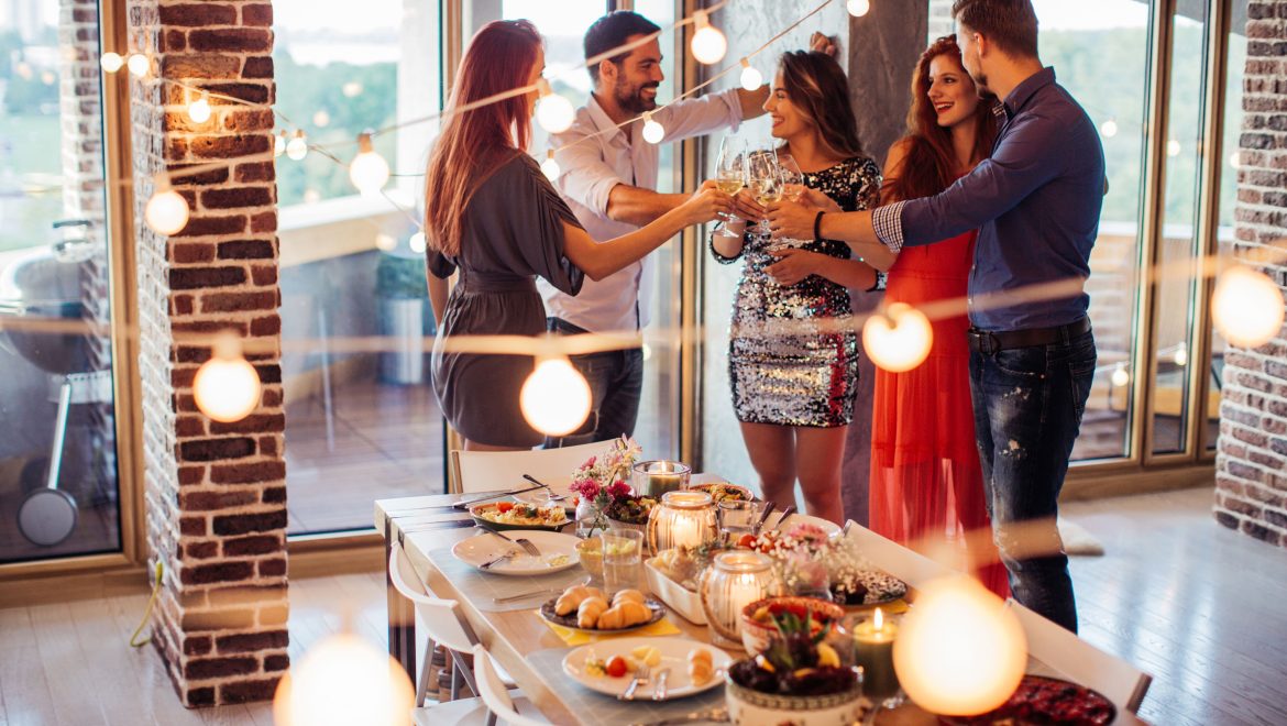 7 Tips for Throwing a Housewarming Party for Your Apartment